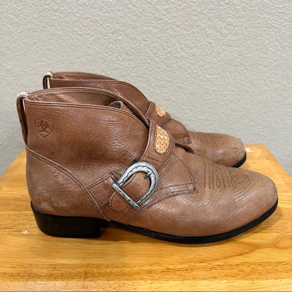 Ariat Women's Juliet Strap & Buckle Brown Leather Ankle Boots Sz 7.5 Western EUC - Picture 1 of 11